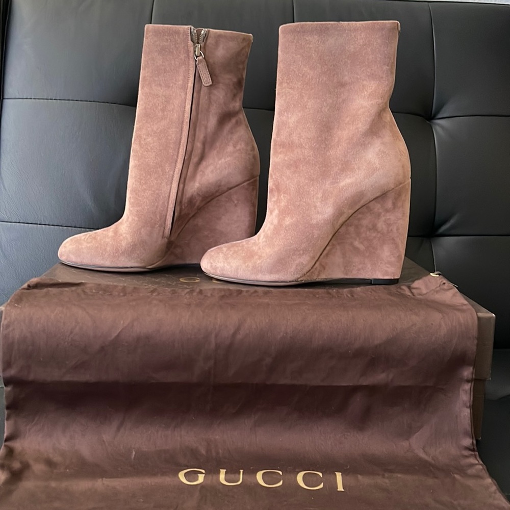 Gucci Taupe Brown Suede Ankle Boots size 6
